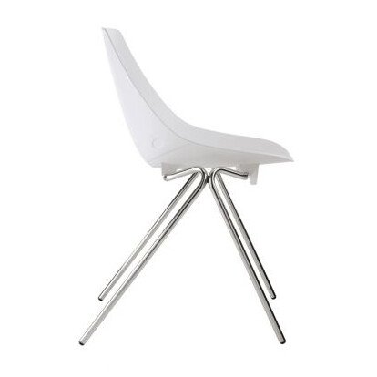 Chaise en plastique 4 pieds chromés